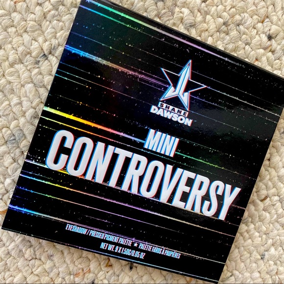 Mini Controversy Palette - Picture 1 of 3